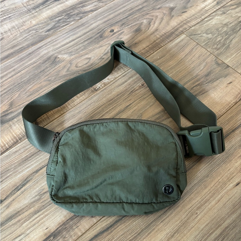lululemon athletica Green Crossbody Bag
